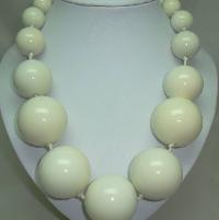 Stunning Chunky Cream Acrylic Oversized Bead Necklace Statement Piece!