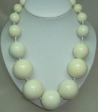 Stunning Chunky Cream Acrylic Oversized Bead Necklace Statement Piece!