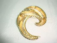 Vintage 80s Swirl Design Textured Gold Brooch Signed Saron