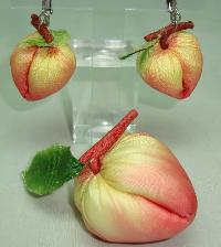 Vintage 50s Adorable Silk Peach Fruit Brooch and Clip On Earrings Set